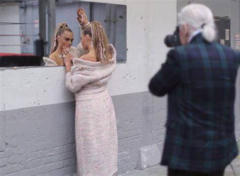 Dans les coulisses de la première campagne Chanel .